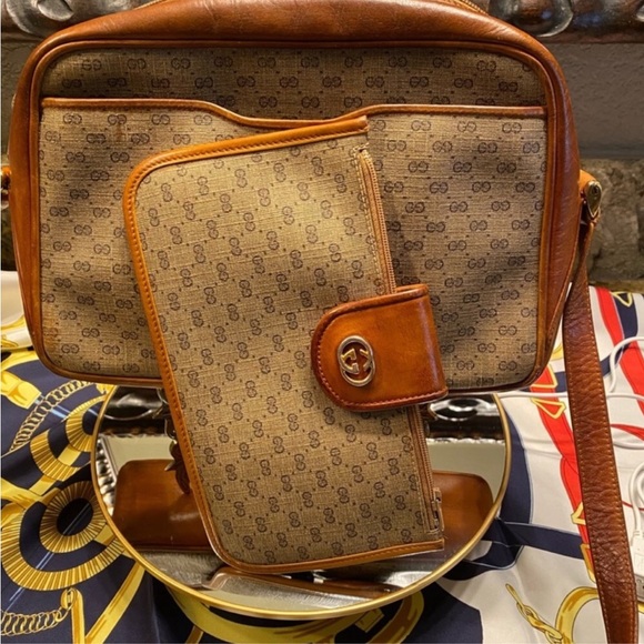 VINTAGE GUCCI EUC Authentic 2 Piece Gucci BAG and WALLET - Picture 11 of 15